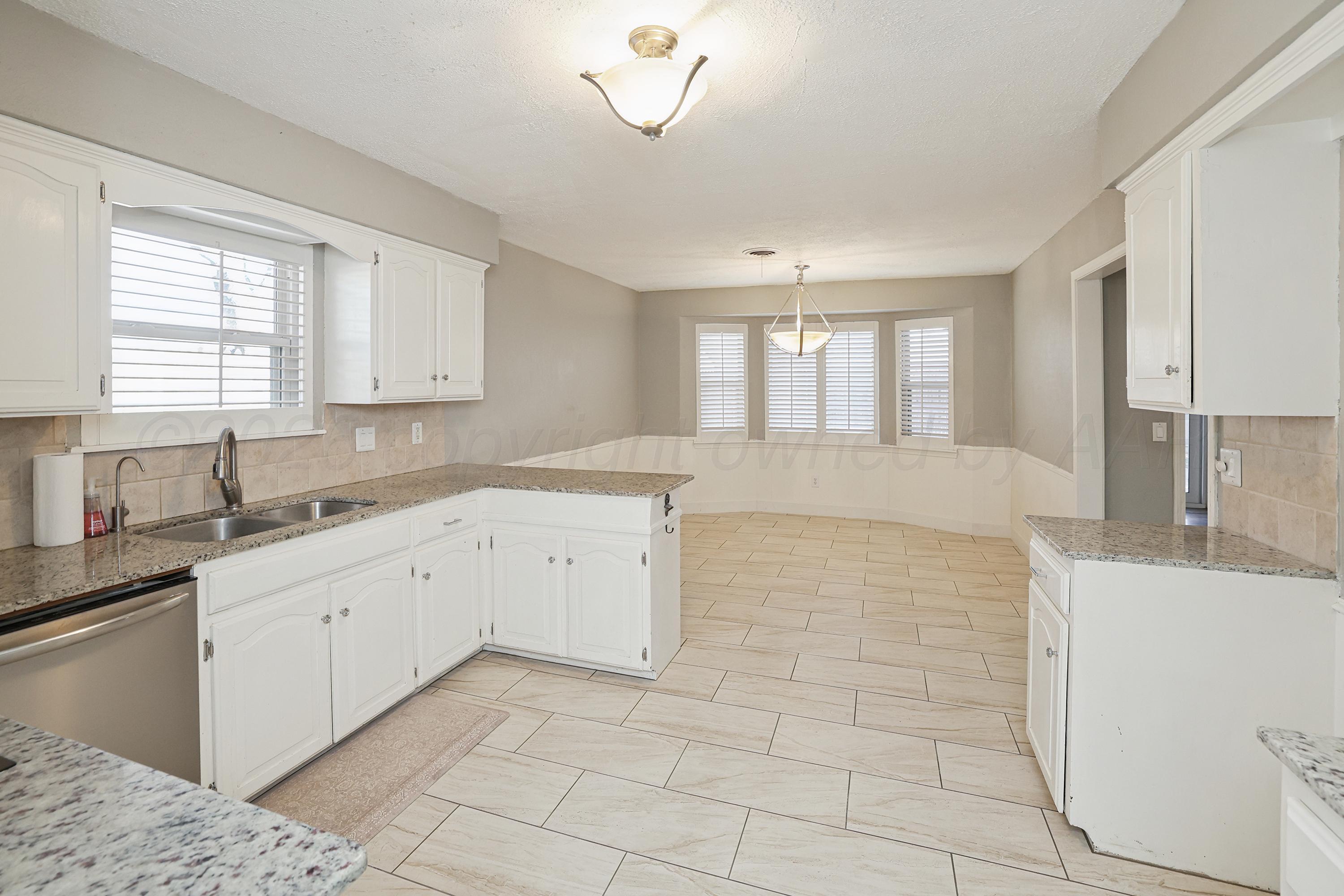 6205 Harvard Street Amarillo, TX 79109 - Photo 13 of 32 Kitchen & Dining