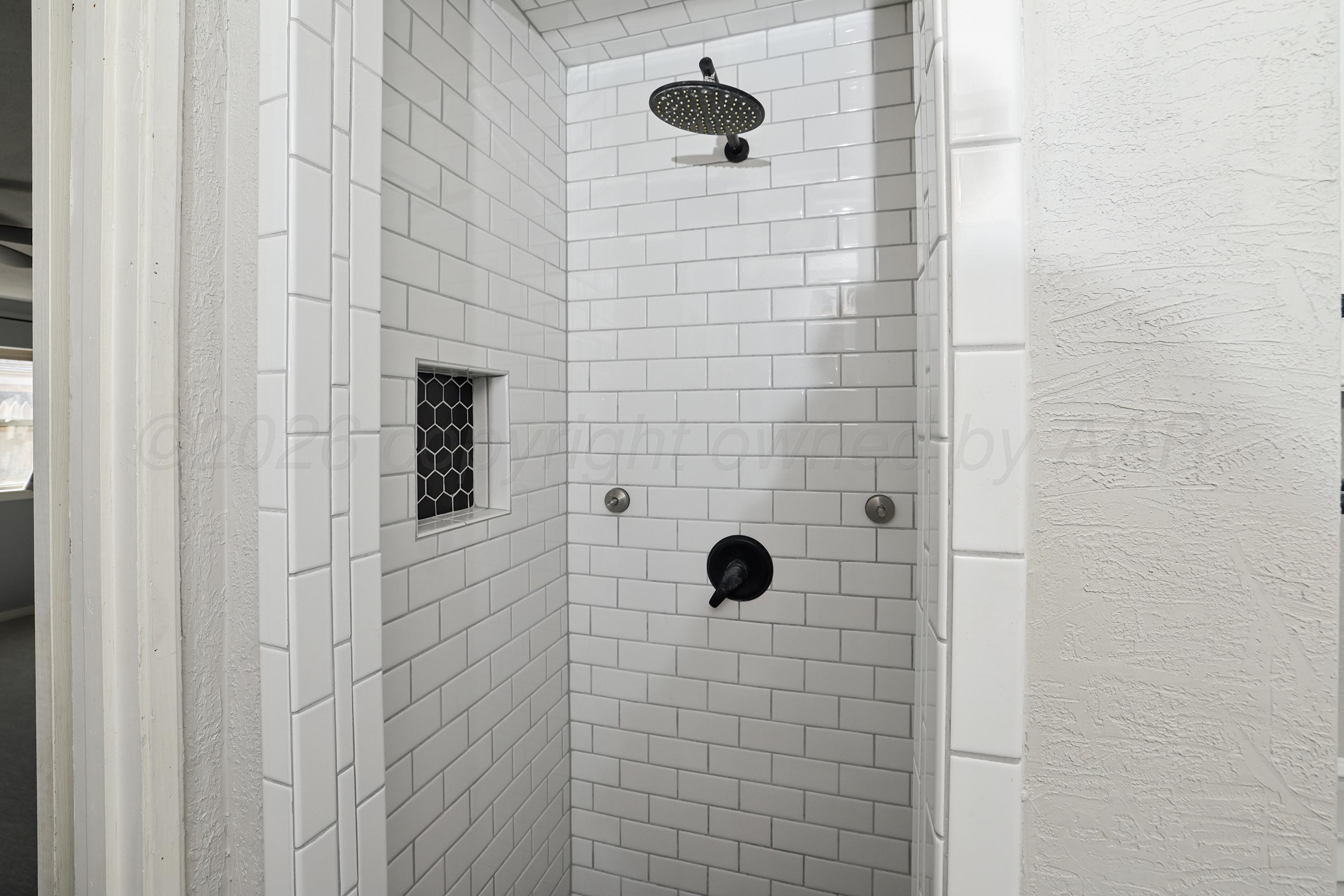 6205 Harvard Street Amarillo, TX 79109 - Photo 18 of 32 Primary Bath Shower