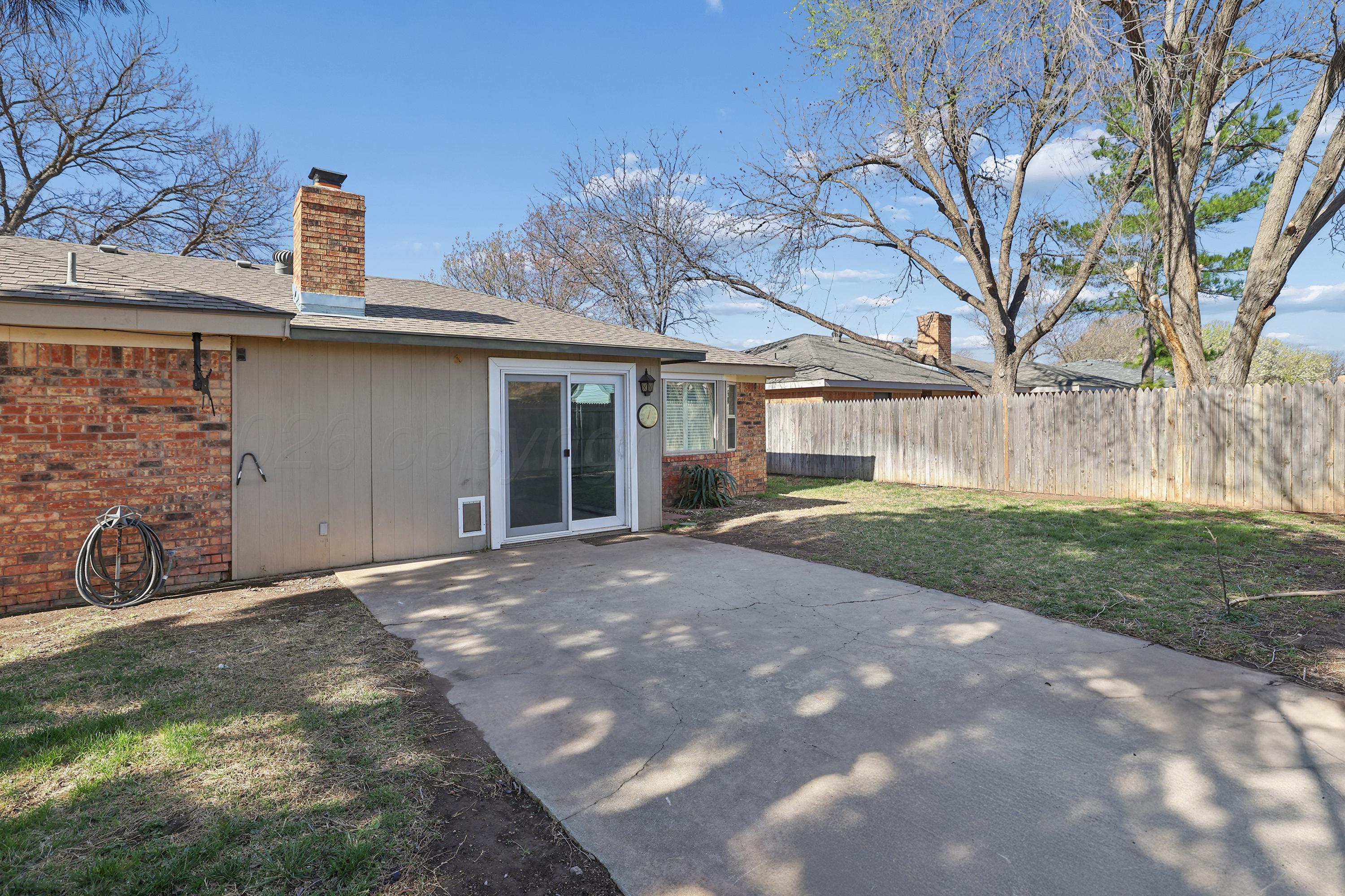 6205 Harvard Street Amarillo, TX 79109 - Photo 29 of 32 Back Patio