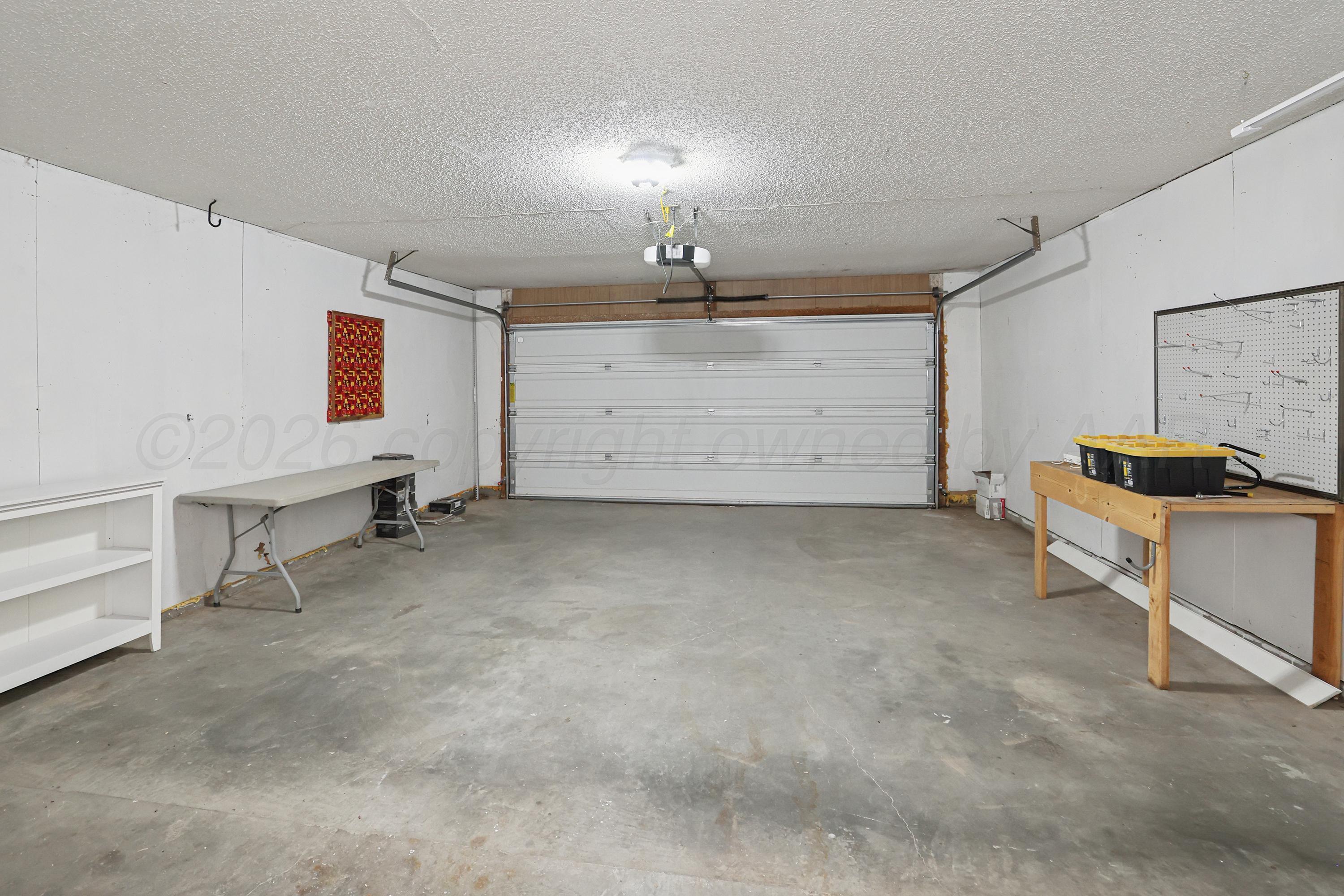 6205 Harvard Street Amarillo, TX 79109 - Photo 32 of 32 Garage