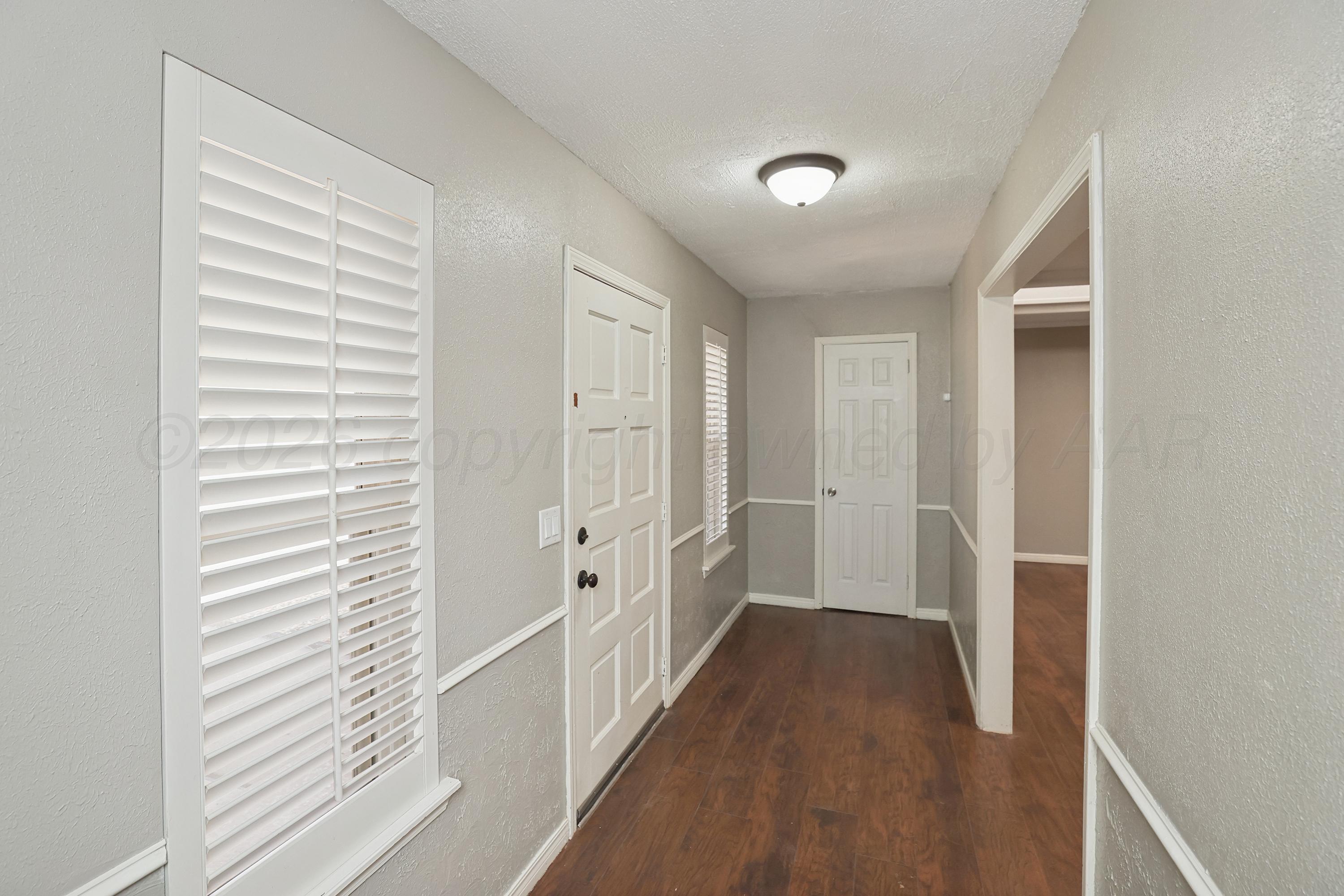6205 Harvard Street Amarillo, TX 79109 - Photo 4 of 32 Entry