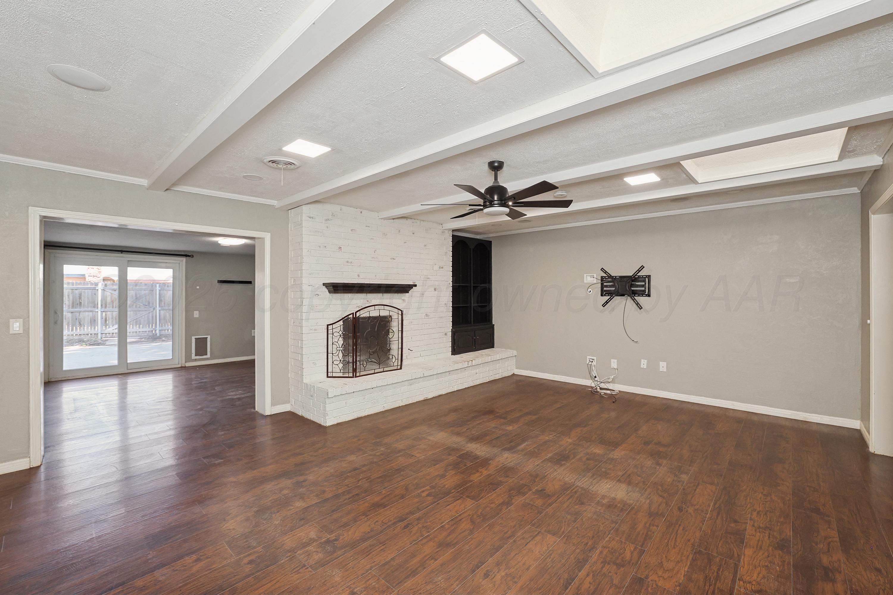 6205 Harvard Street Amarillo, TX 79109 - Photo 6 of 32 Living Area