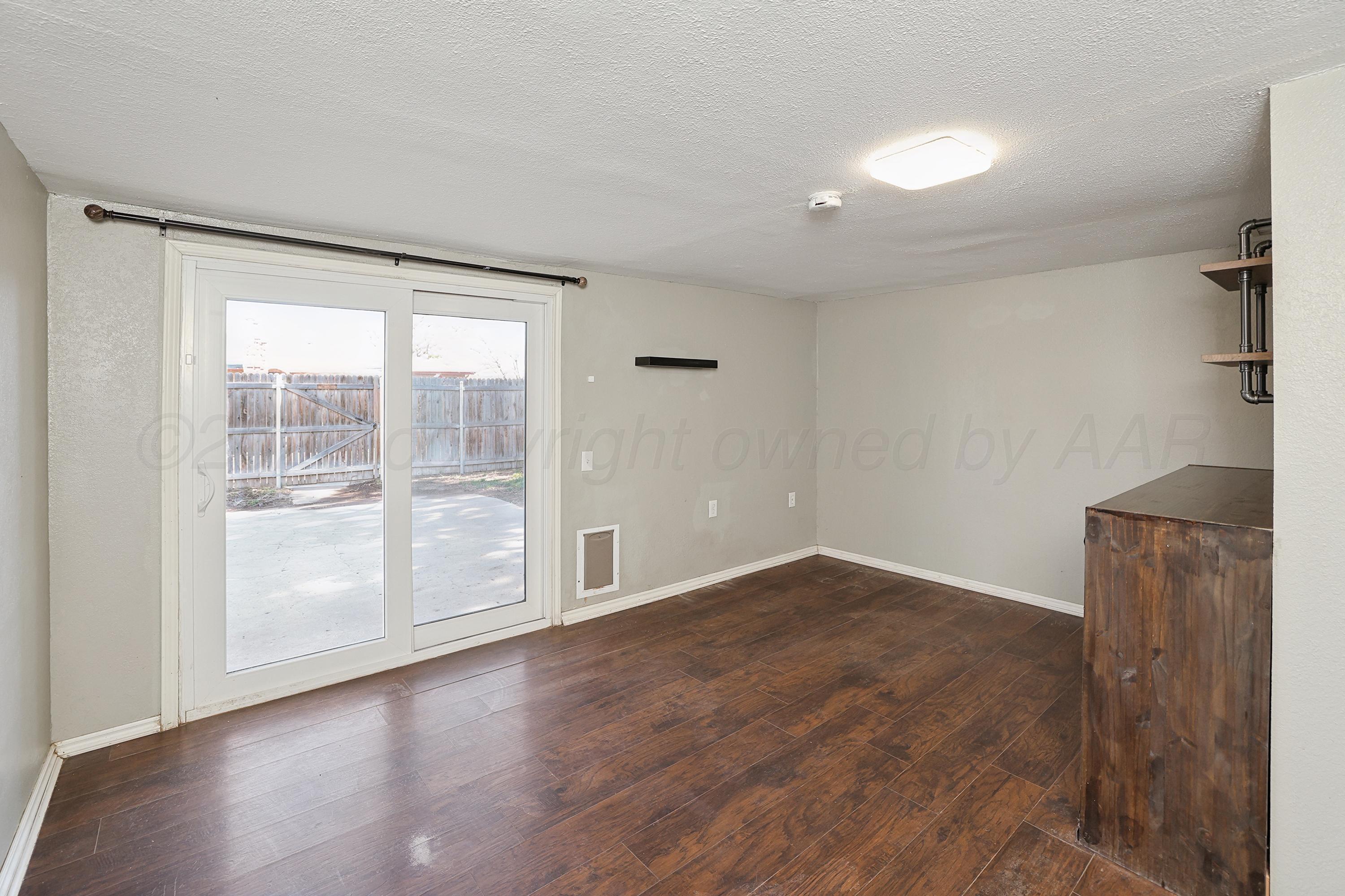 6205 Harvard Street Amarillo, TX 79109 - Photo 8 of 32 2nd Living Area