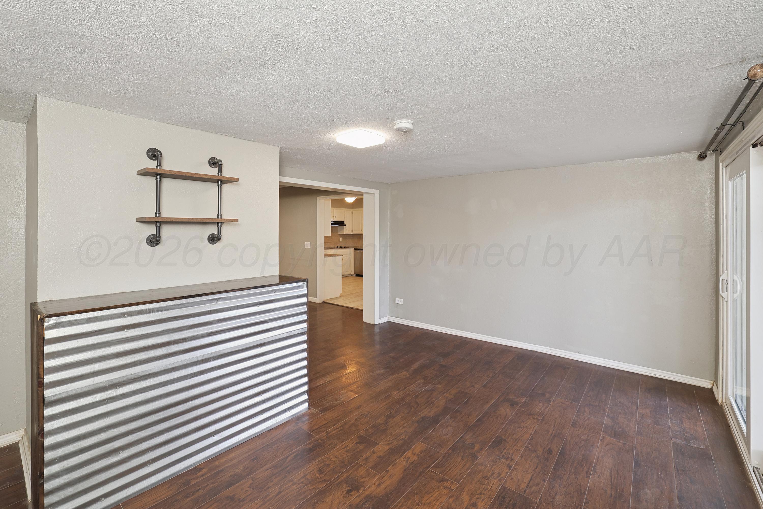 6205 Harvard Street Amarillo, TX 79109 - Photo 9 of 32 2nd Living Area