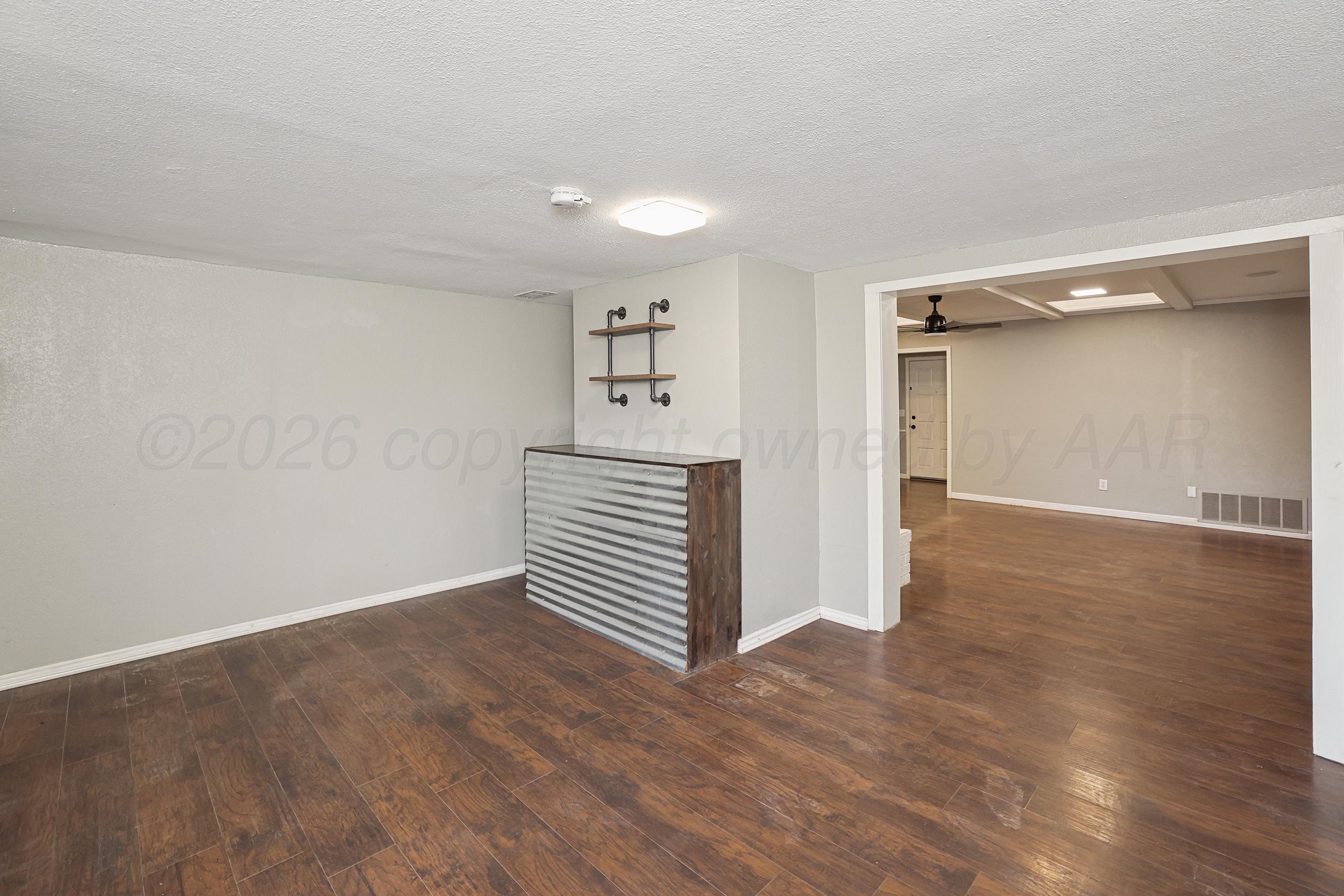 6205 Harvard Street Amarillo, TX 79109 - Photo 10 of 32 2nd Living Area