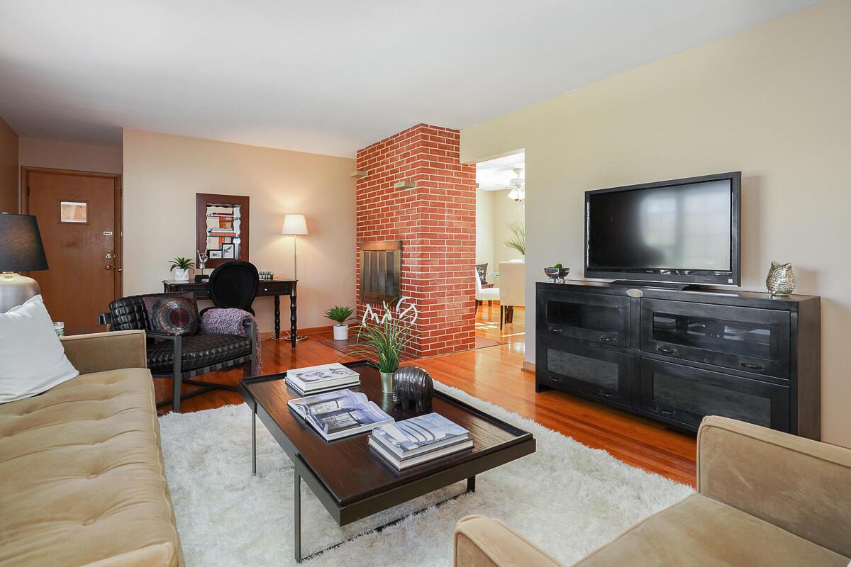 1518 Fishinger Road Columbus, OH 43221 - Photo 4 of 41 living room 5