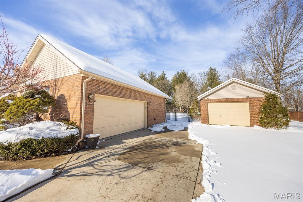 3 Ryan Circle Lebanon, IL 62254 - Photo 3 of 35