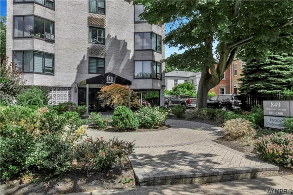 $239,900 | 849 Delaware Avenue, Unit 406, Buffalo, NY 14209