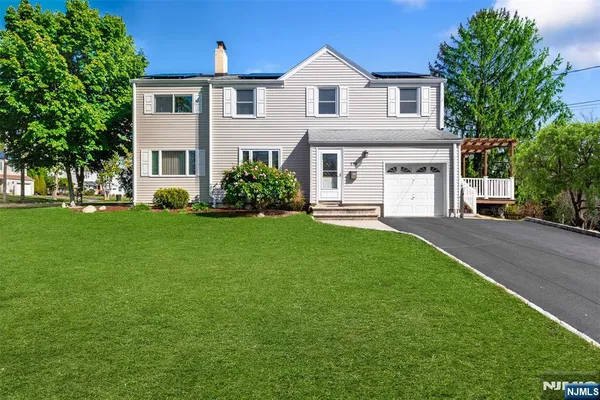 $979,000 | 276 Concord Drive, River Edge, NJ 07661