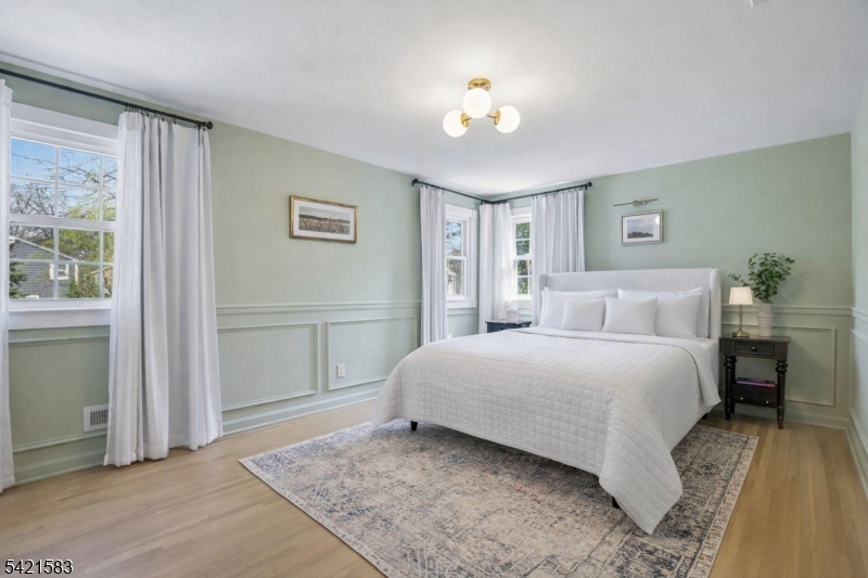 27 Garden Ovl Springfield, NJ 07081 - Photo 11 of 28