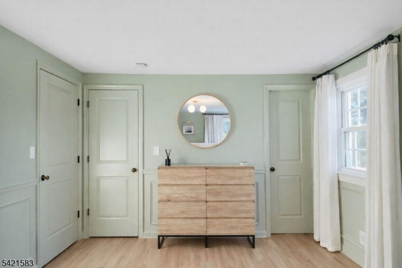 27 Garden Ovl Springfield, NJ 07081 - Photo 12 of 28