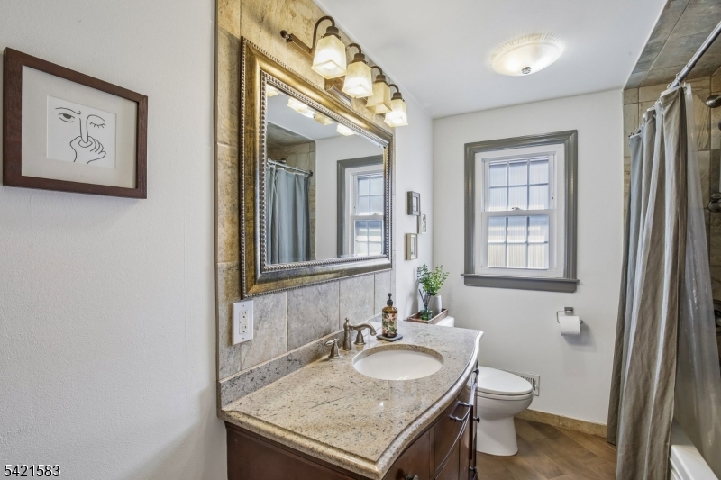 27 Garden Ovl Springfield, NJ 07081 - Photo 16 of 28