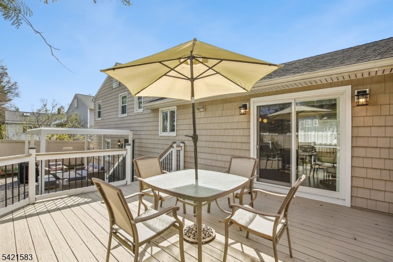 27 Garden Ovl Springfield, NJ 07081 - Photo 21 of 28