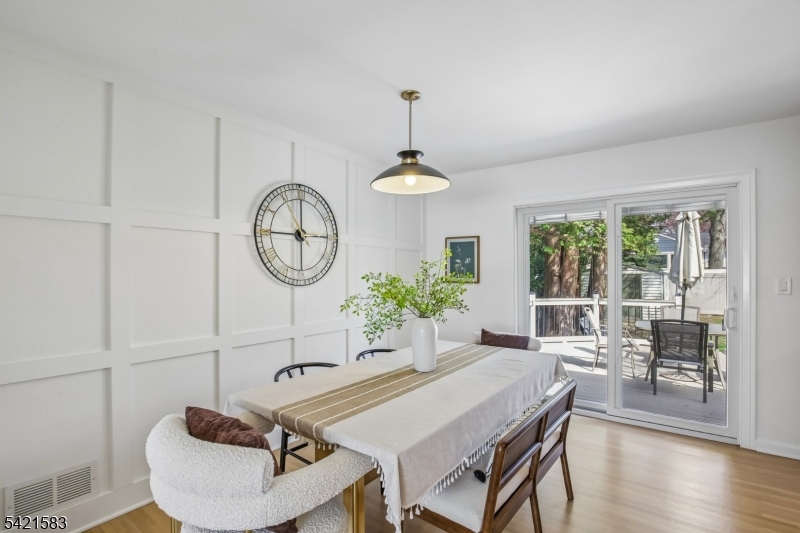 27 Garden Ovl Springfield, NJ 07081 - Photo 6 of 28