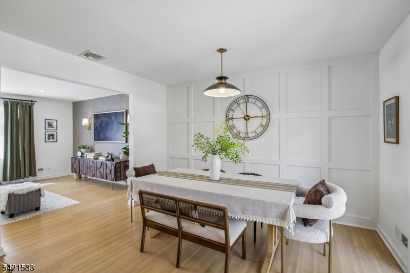 27 Garden Ovl Springfield, NJ 07081 - Photo 7 of 28