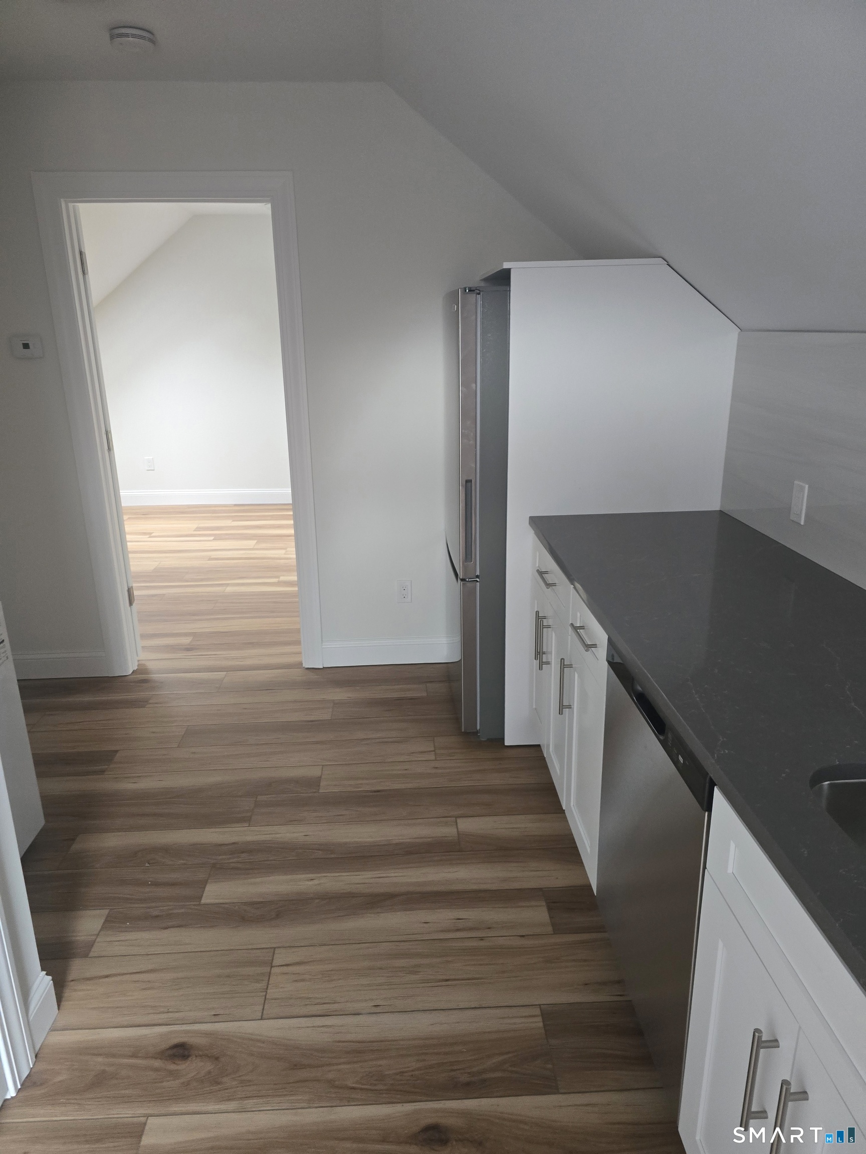 530 Jane Street, Unit 3 Bridgeport, CT 06608 - Photo 3 of 9 a view of entryway