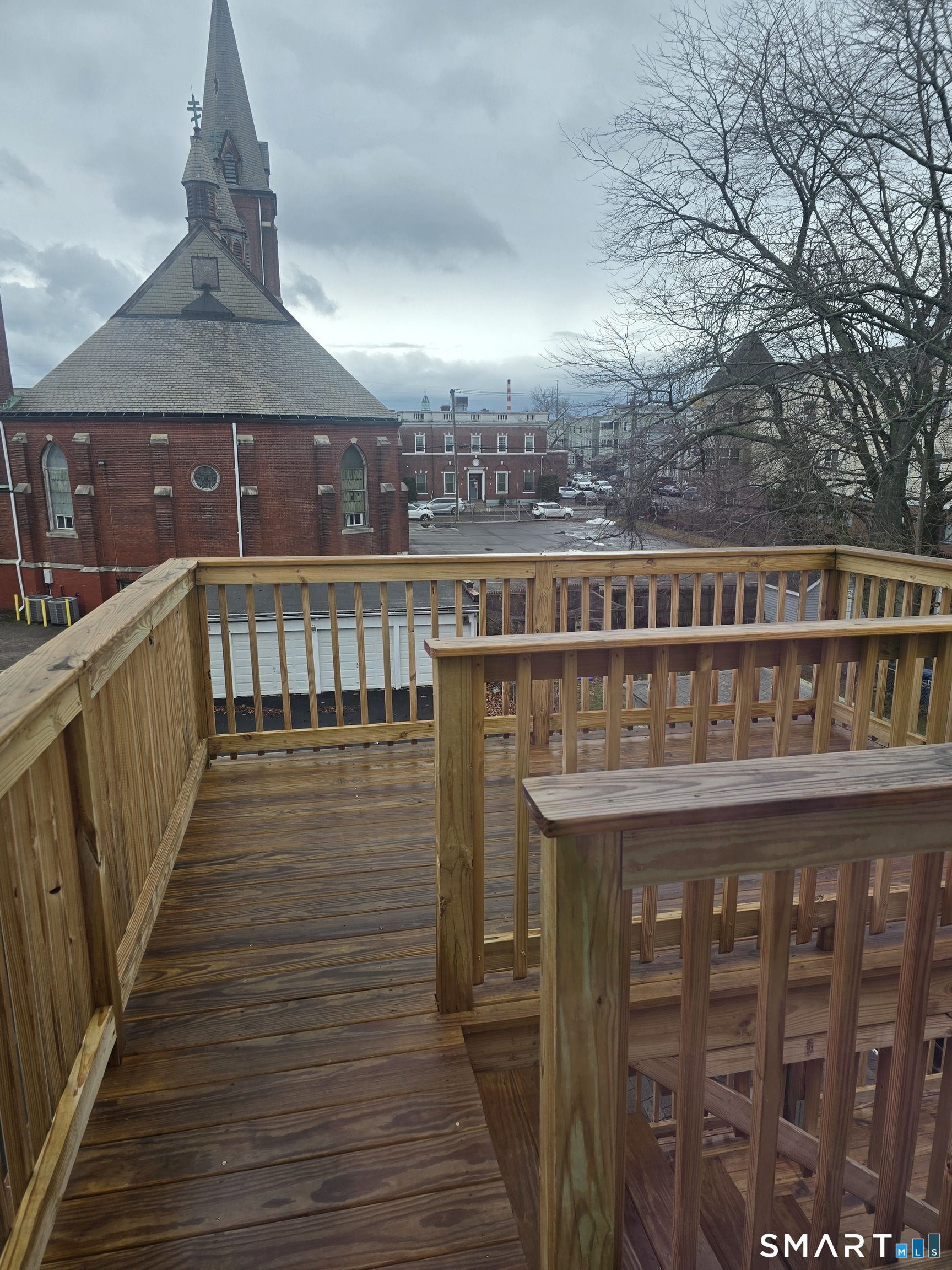 530 Jane Street, Unit 3 Bridgeport, CT 06608 - Photo 8 of 9 a view of city from balcony