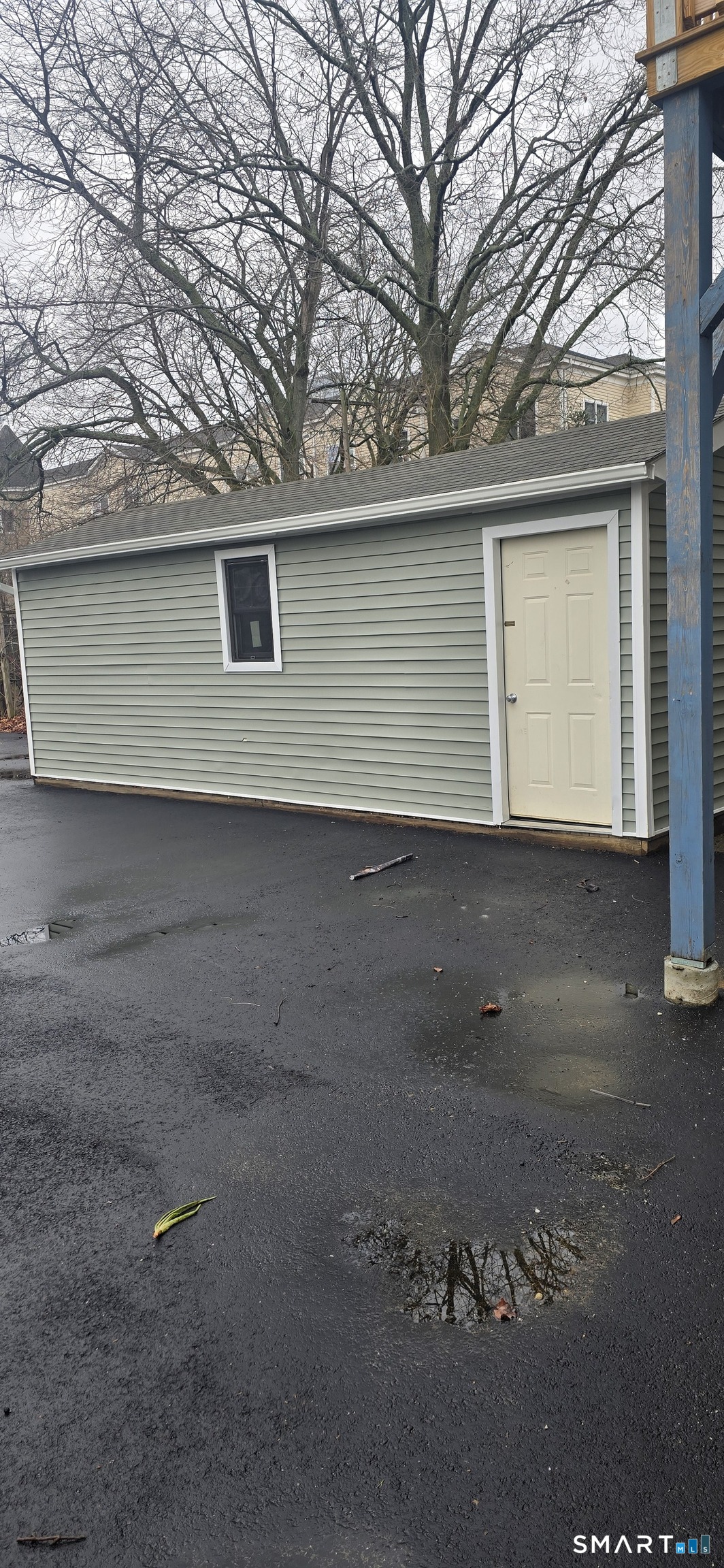 530 Jane Street, Unit 3 Bridgeport, CT 06608 - Photo 9 of 9 a view of backyard of house