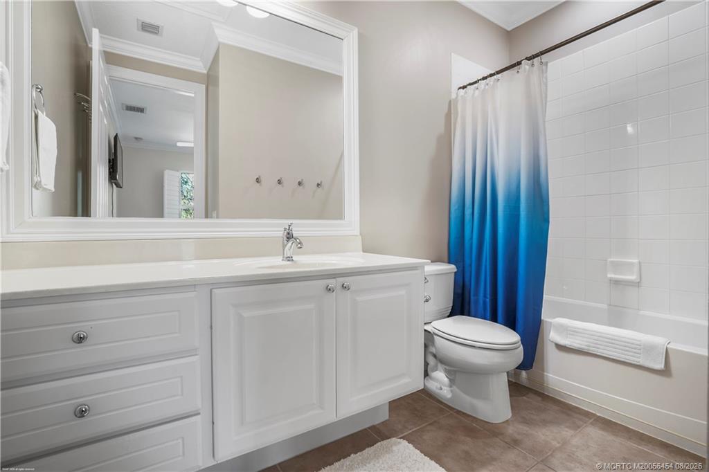 1421 Windley Key Way Jupiter, FL 33458 - Photo 55 of 82 Bathroom with Tub/Shower