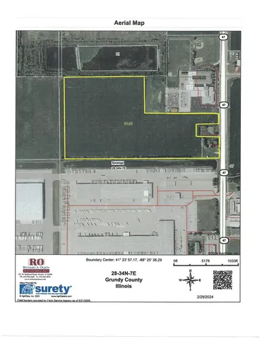 a black and white photo of a room