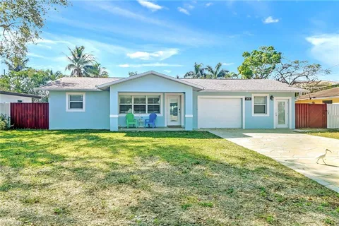 $1,050,000 | 3470 Lakeview Drive, Naples, FL 34112