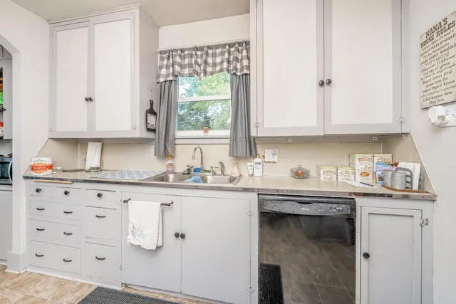 $103,000 | 1114 North B Street, Wellington, KS 67152