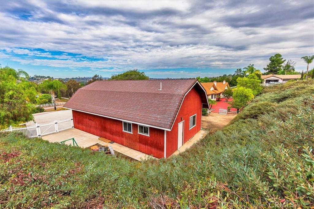1766 Rabbit Hill Fallbrook, CA 92028 - Photo 57 of 75 aerial view of a house with swimming pool and ocean view