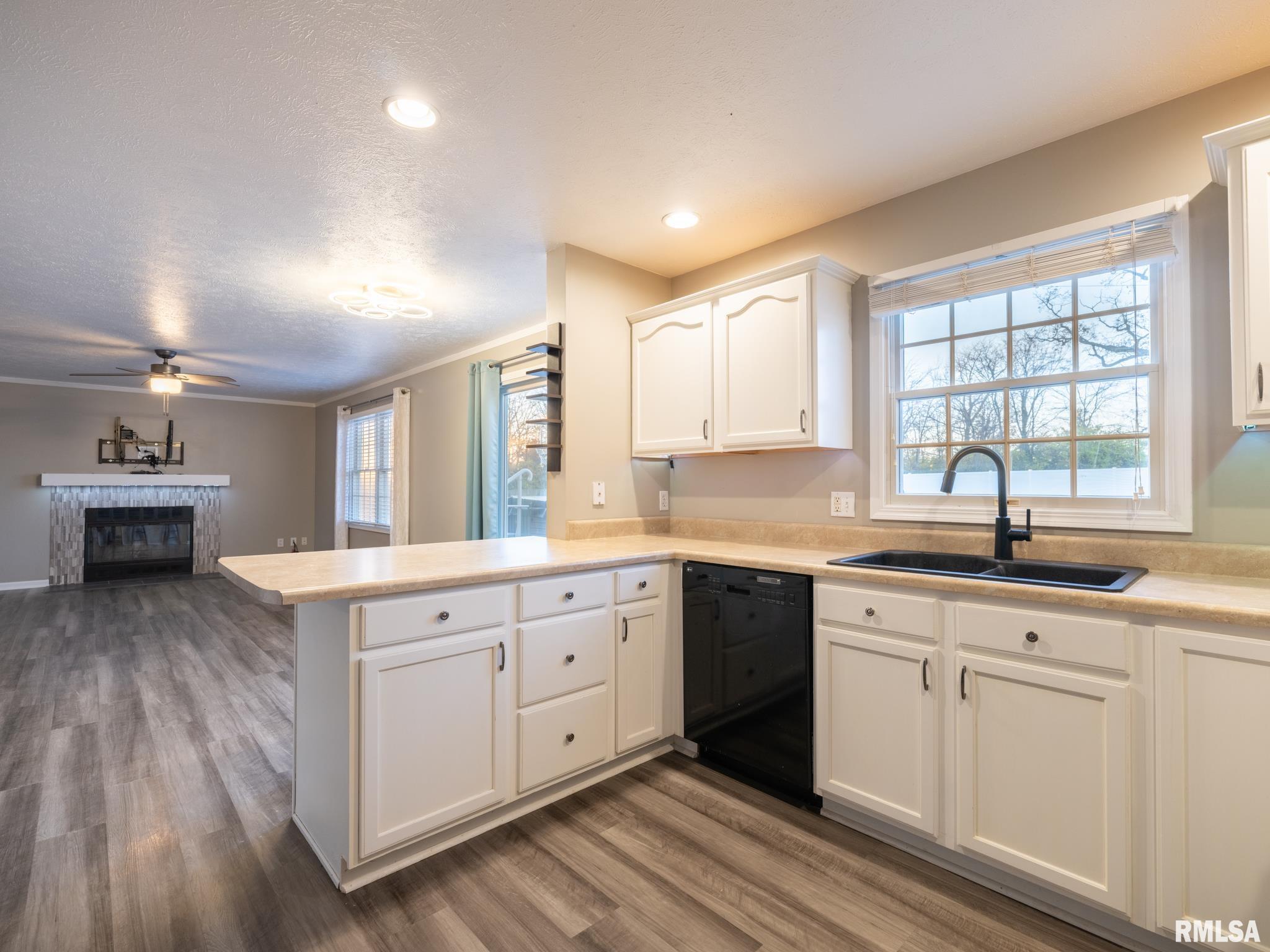 1953 Fieldstone Washington, IL 61571 - Photo 41 of 73 Gallery Image 41