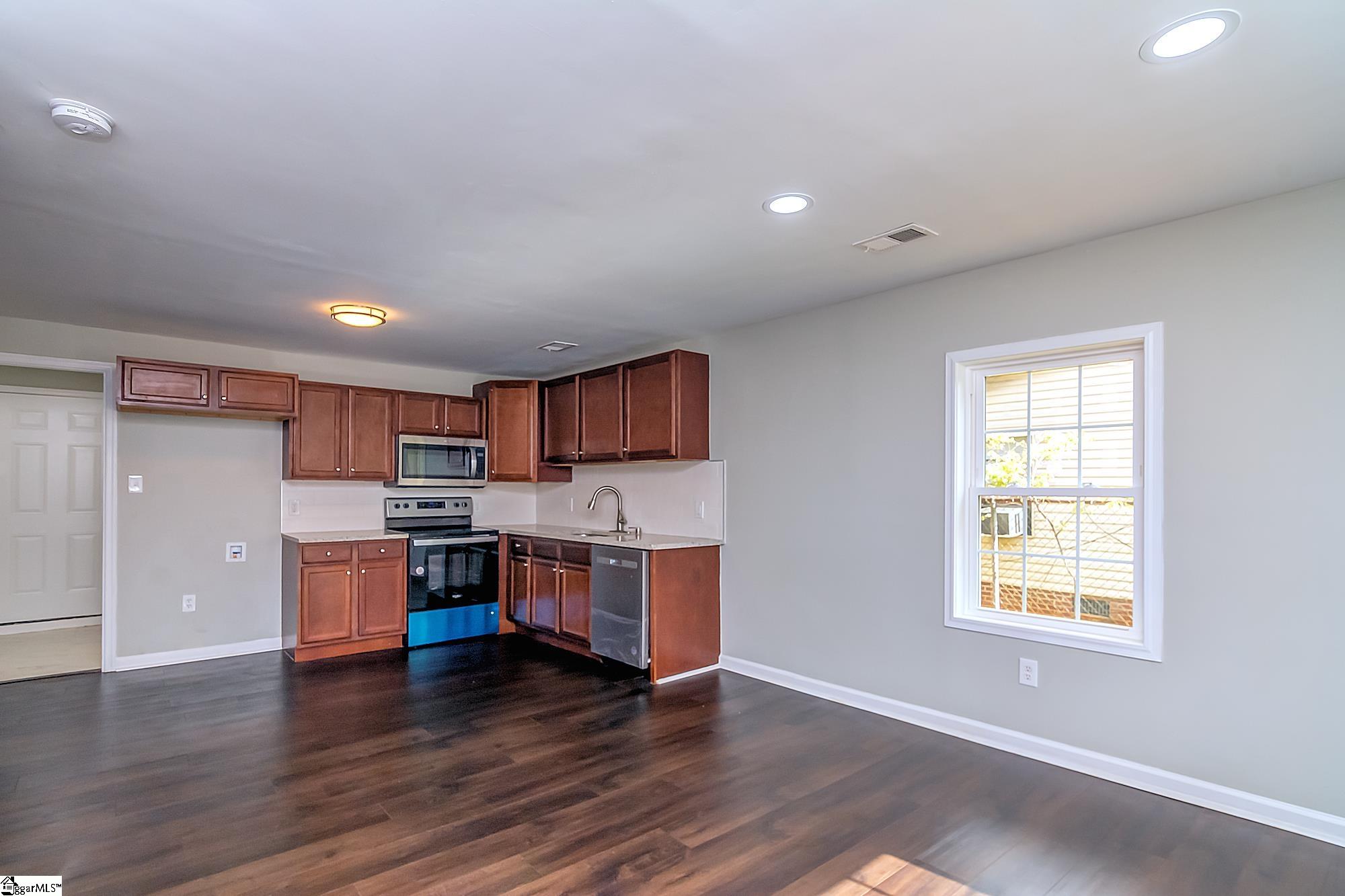 21 Hunt Street Greenville, SC 29611 - Photo 11 of 33