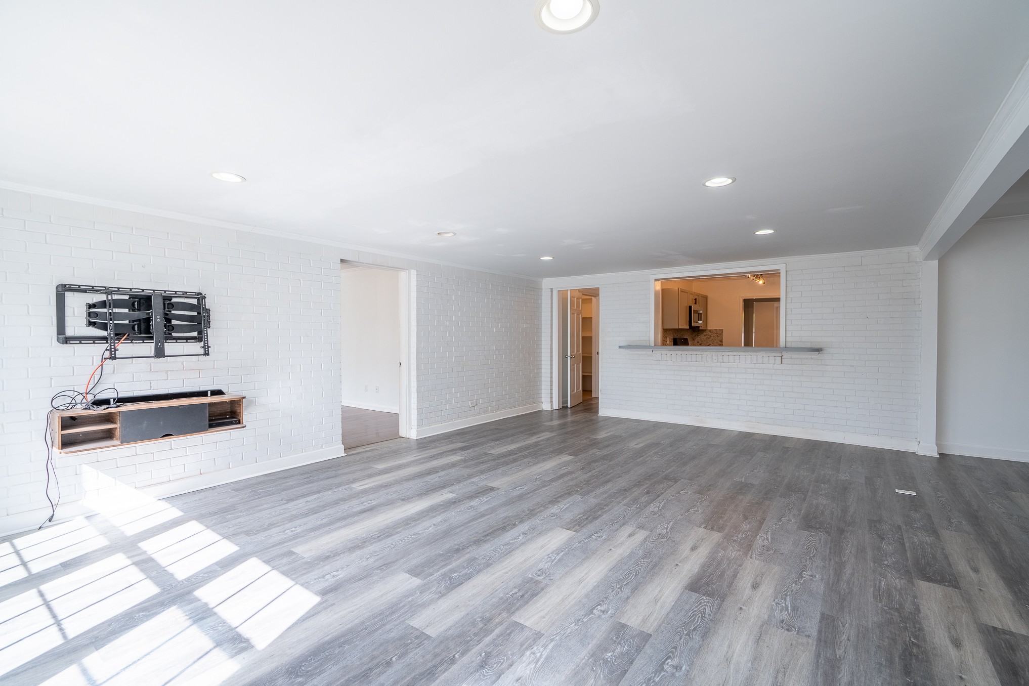 523 Highland Avenue Pulaski, TN 38478 - Photo 20 of 44 a view of empty room with wooden floor