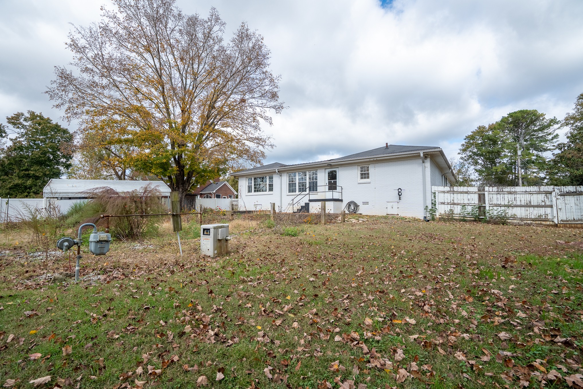 523 Highland Avenue Pulaski, TN 38478 - Photo 39 of 44 a front view of a house with garden