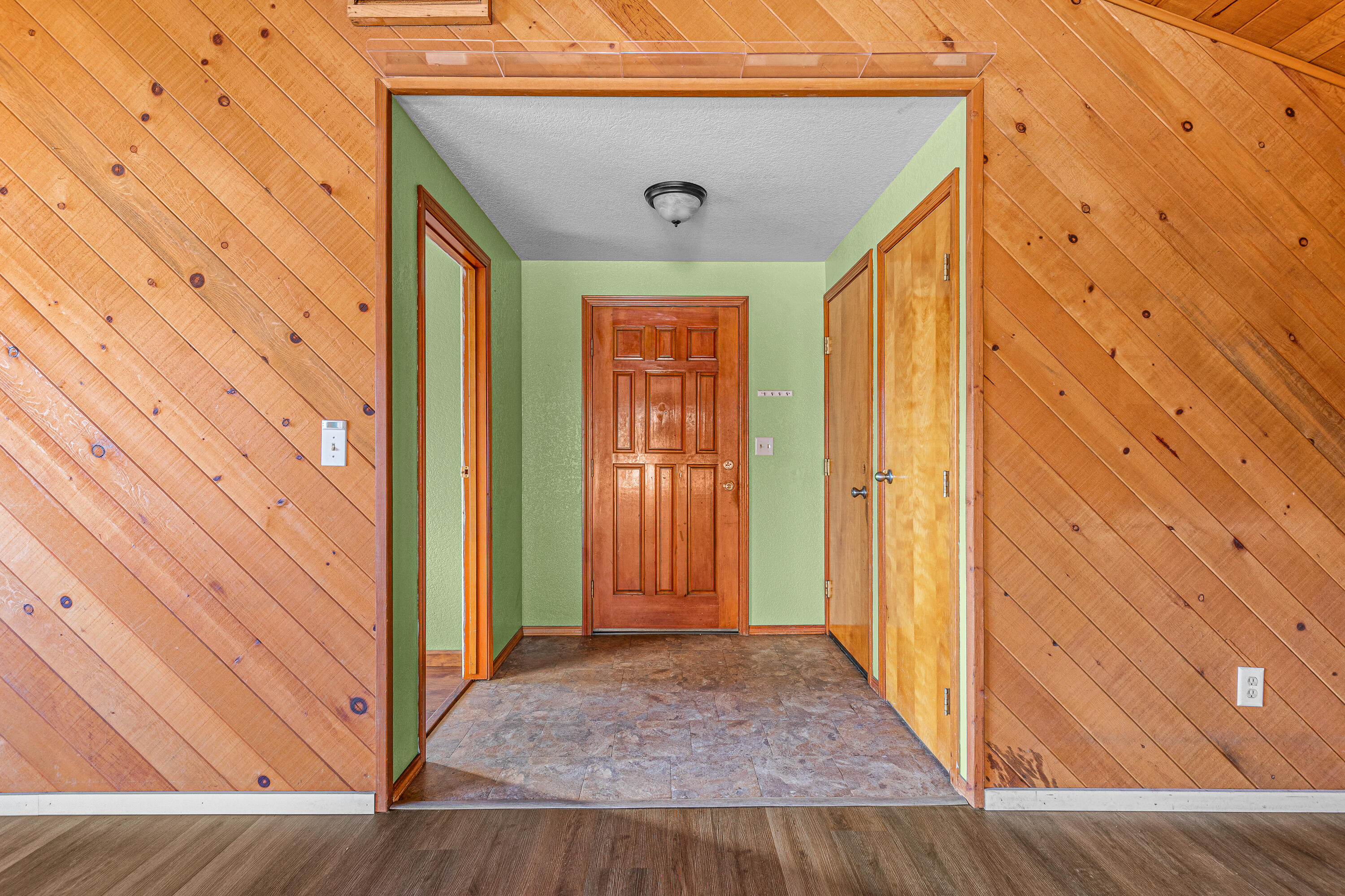 1958 Springbrook Road Medford, OR 97504 - Photo 7 of 30 9R9A7959