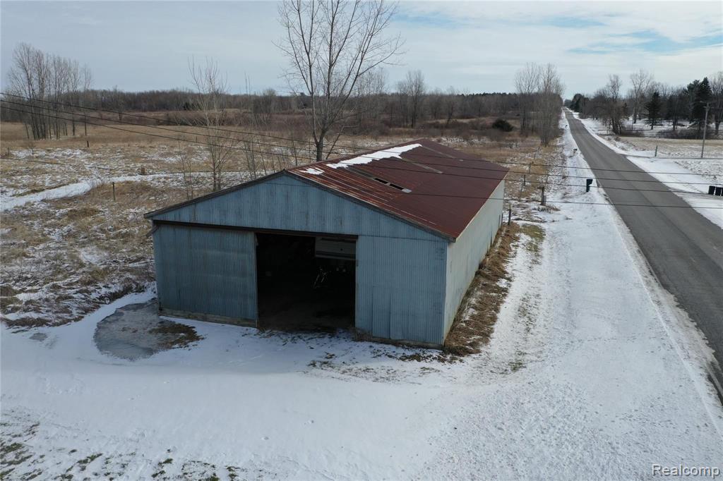 5543 Mayville Road Clifford, MI 48727 - Photo 3 of 60