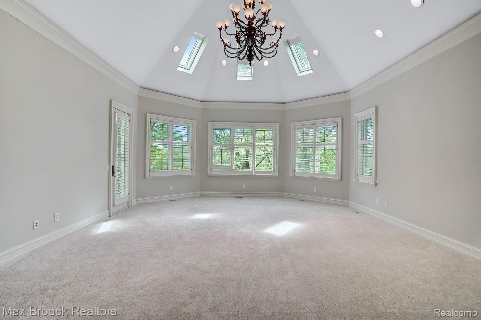 1979 Arthurs Way Rochester, MI 48306 - Photo 19 of 63 dsc02756-dsc02758.jpg