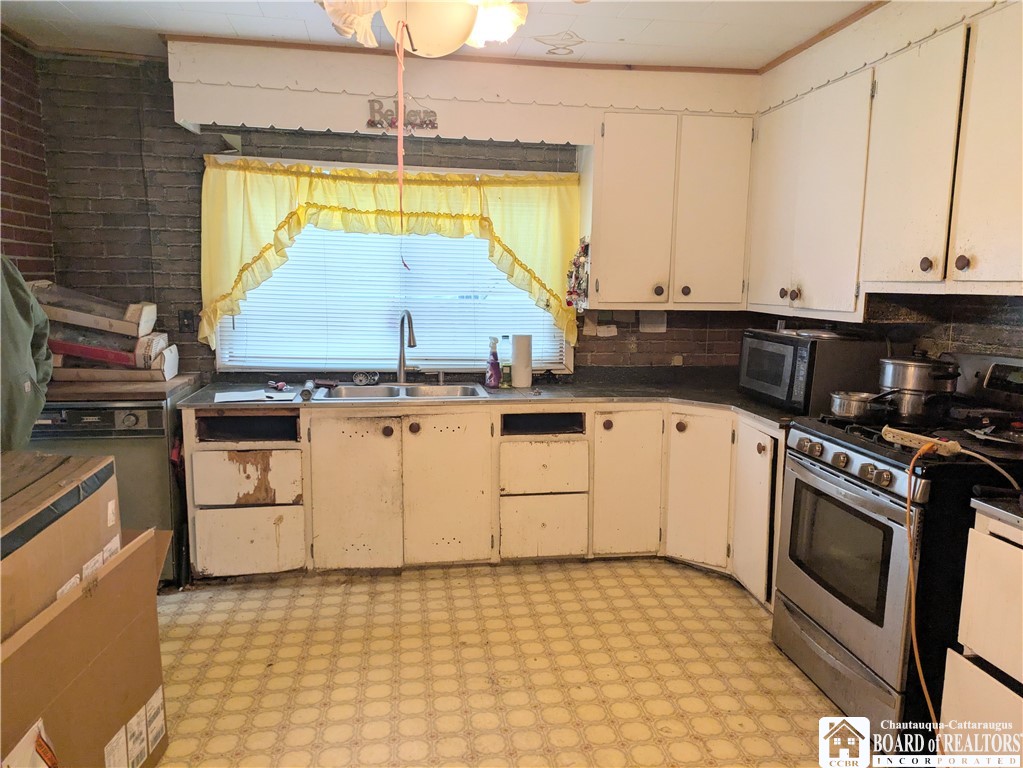 352 South Main Street Jamestown, NY 14701 - Photo 6 of 13