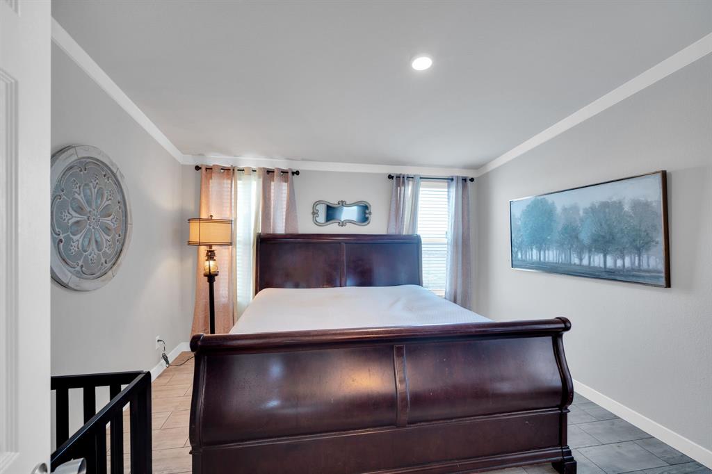 129 Old Blooming Grove Road Italy, TX 76651 - Photo 12 of 22 a living room with furniture and a table