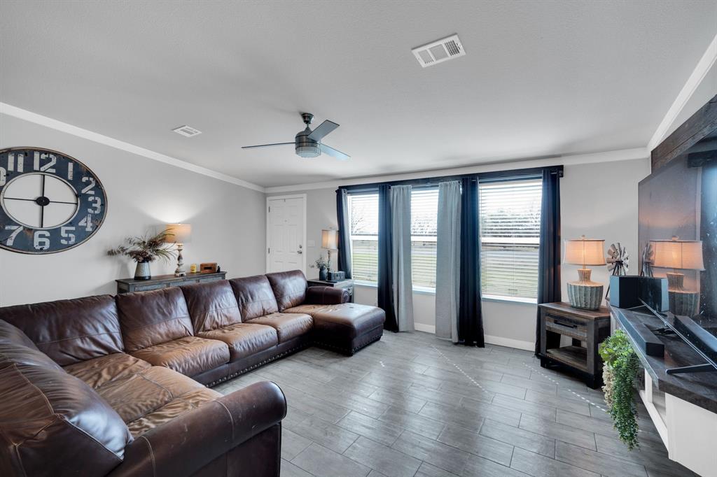 129 Old Blooming Grove Road Italy, TX 76651 - Photo 4 of 22 a living room with furniture and a large window