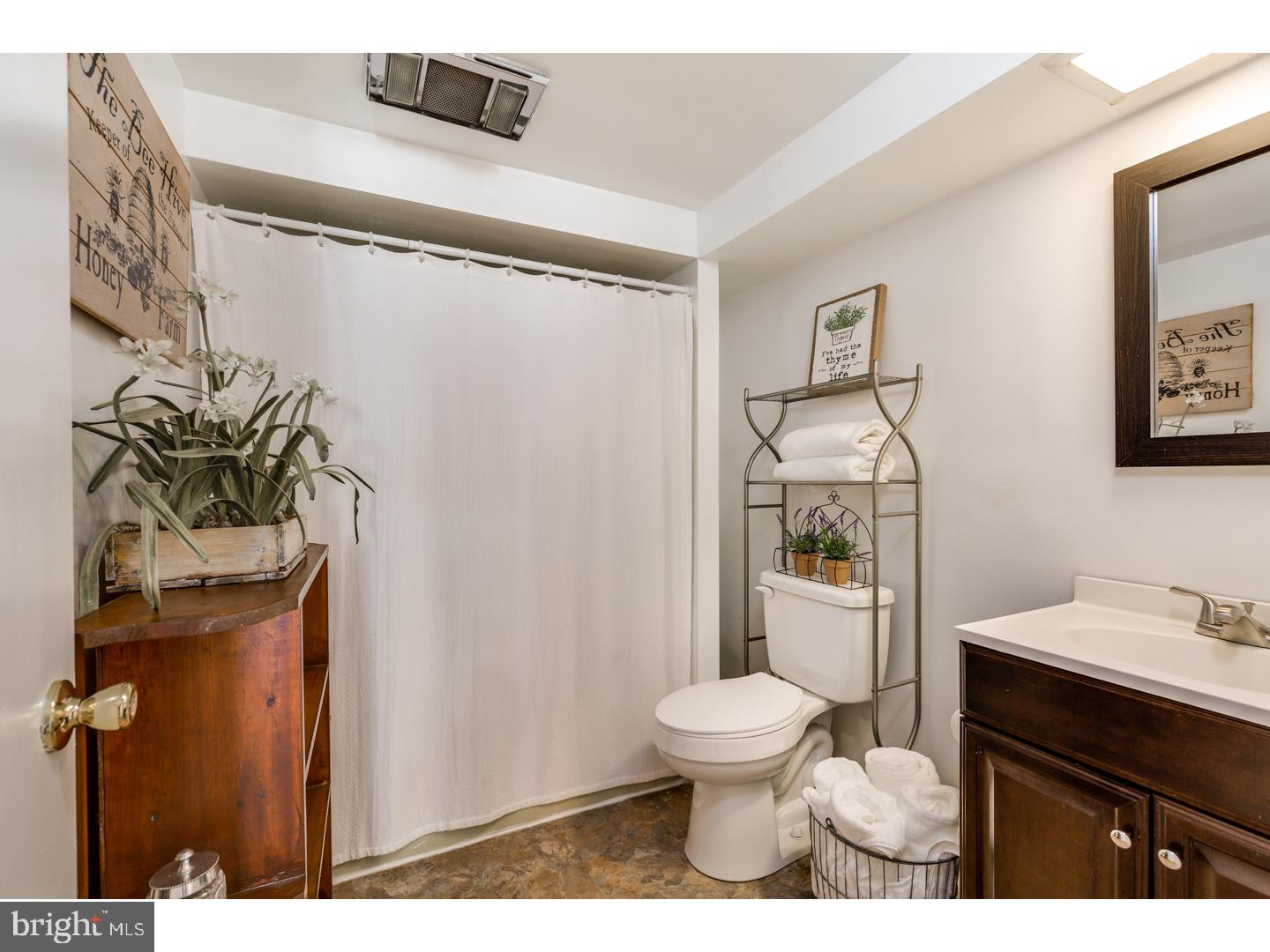 19 Cherry Run Road Monroeville, NJ 08343 - Photo 11 of 25 Bathroom