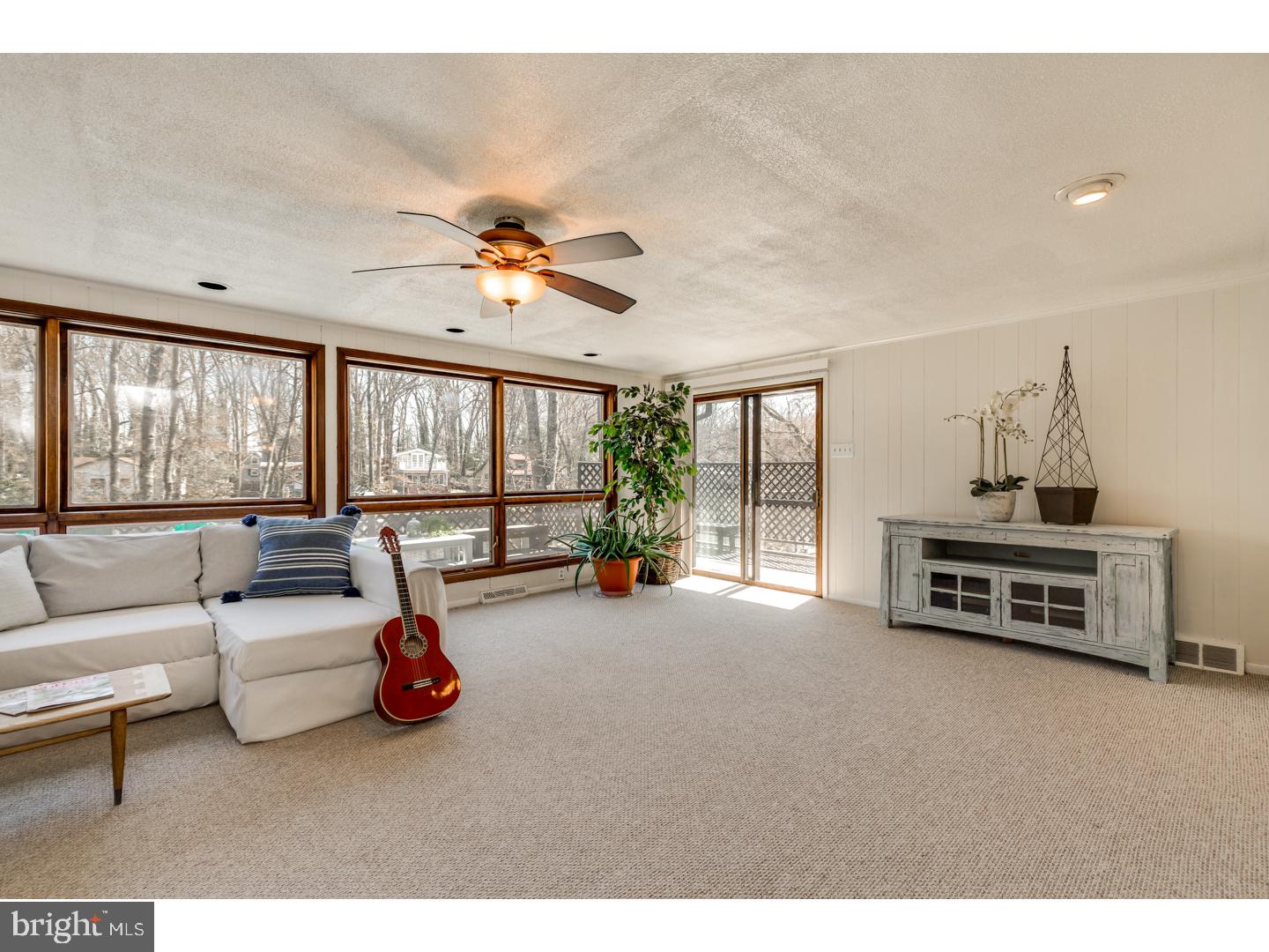 19 Cherry Run Road Monroeville, NJ 08343 - Photo 13 of 25 Living Room