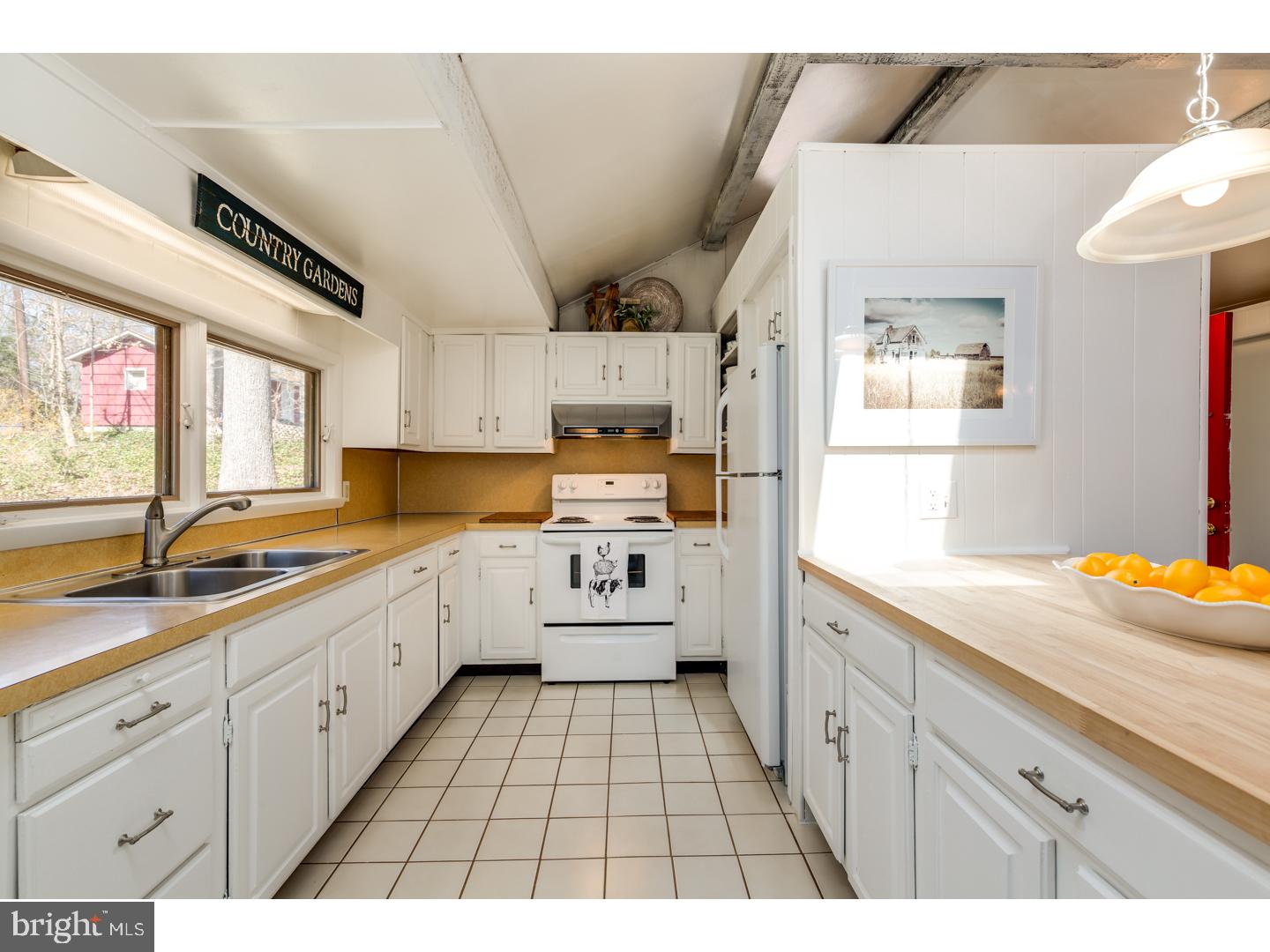 19 Cherry Run Road Monroeville, NJ 08343 - Photo 6 of 25 Kitchen