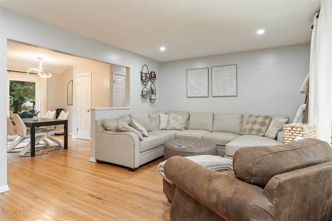 243 Ransford Avenue Irondequoit, NY 14622 - Photo 3 of 29