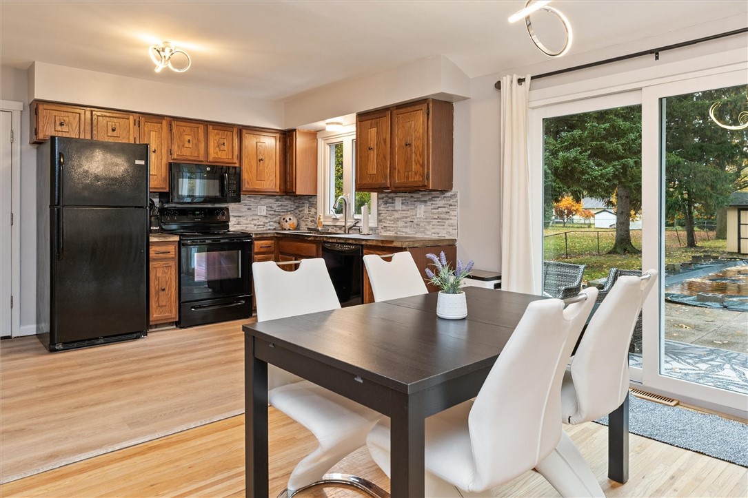 243 Ransford Avenue Irondequoit, NY 14622 - Photo 9 of 29