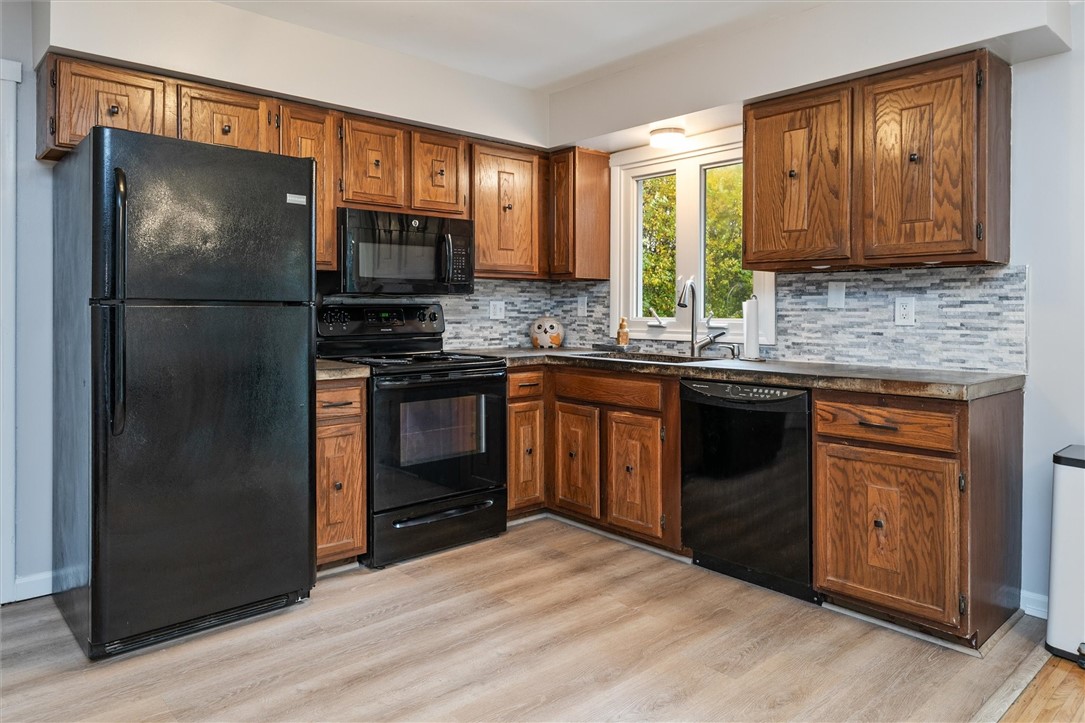 243 Ransford Avenue Irondequoit, NY 14622 - Photo 10 of 29