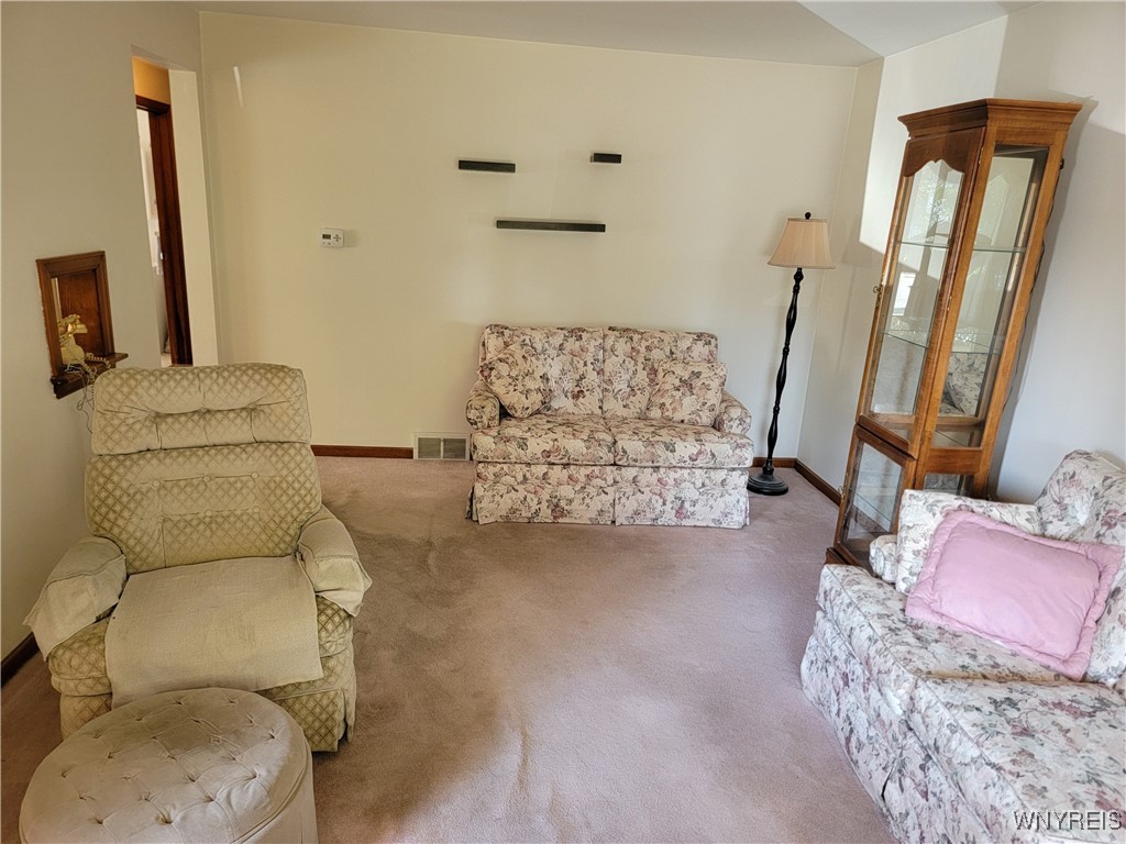 4022 Lewiston Road Niagara Falls, NY 14305 - Photo 7 of 27