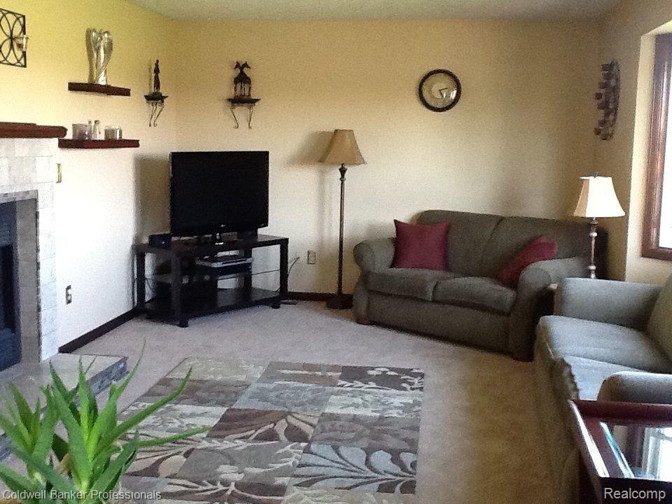 4860 Crandall Road Howell, MI 48855 - Photo 4 of 21 4.JPG