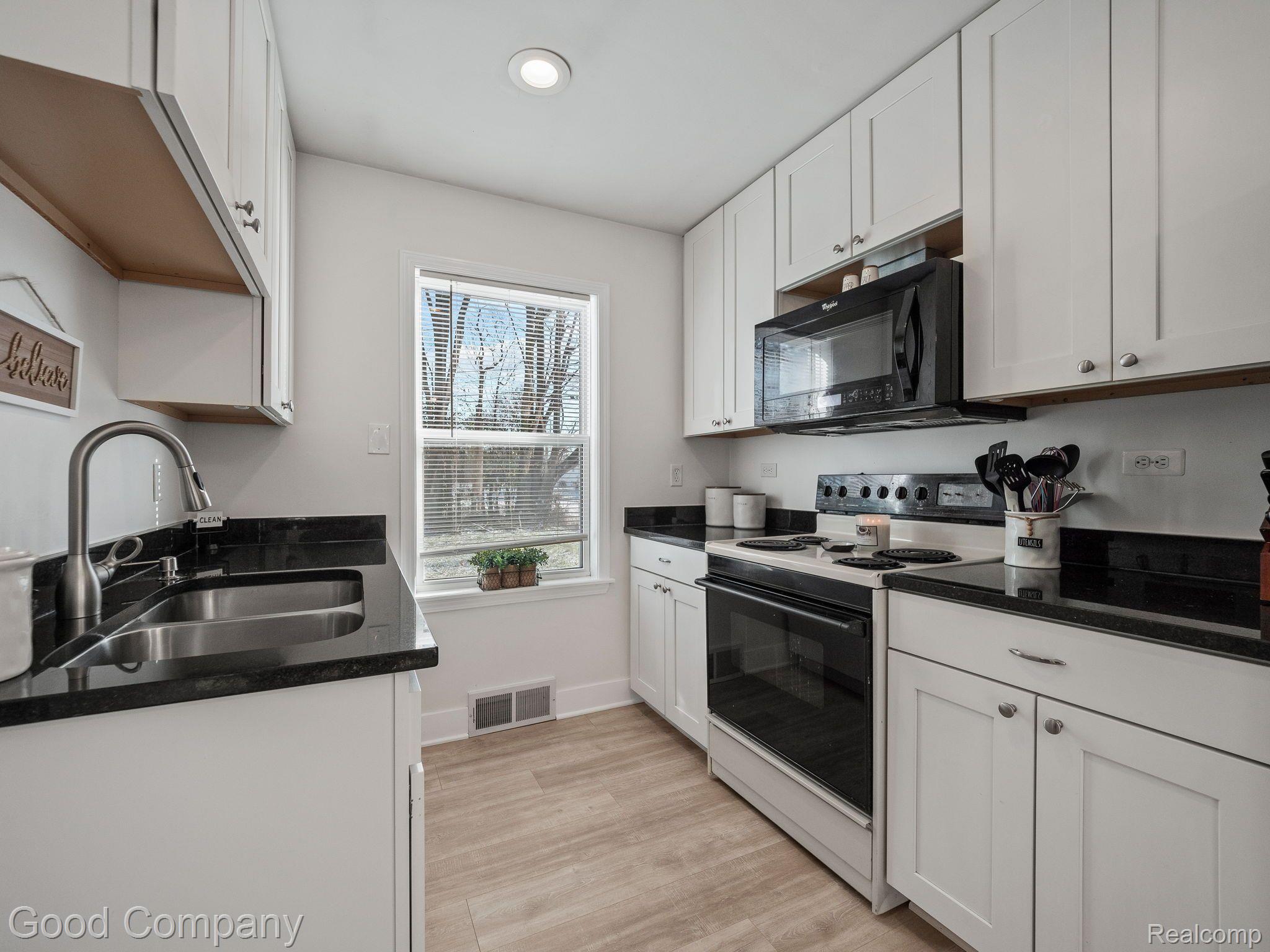 2802 South Rochester Road Royal Oak, MI 48073 - Photo 6 of 17 Gallery Image 6