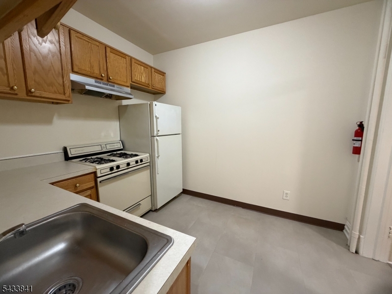 51 Academy Road, Unit 3 Caldwell, NJ 07006 - Photo 5 of 10