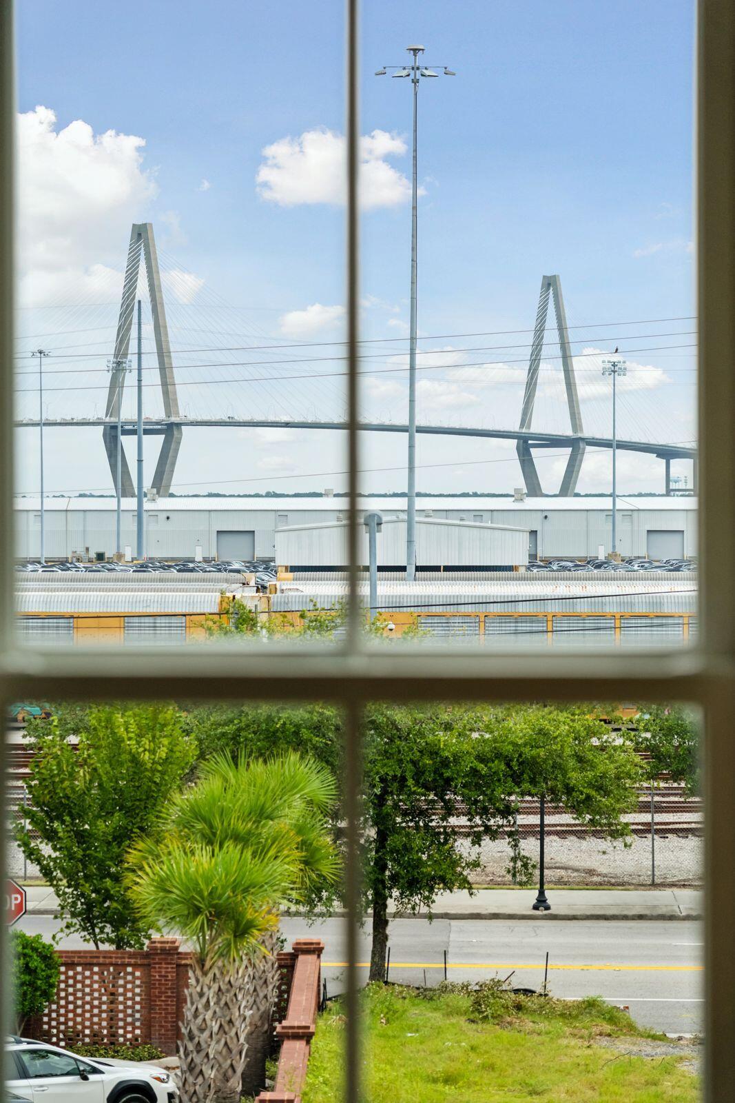 72 Drake Street, Unit B Charleston, SC 29403 - Photo 3 of 45 75_72DrakeStUnitB-KeenEyeMarketing-075