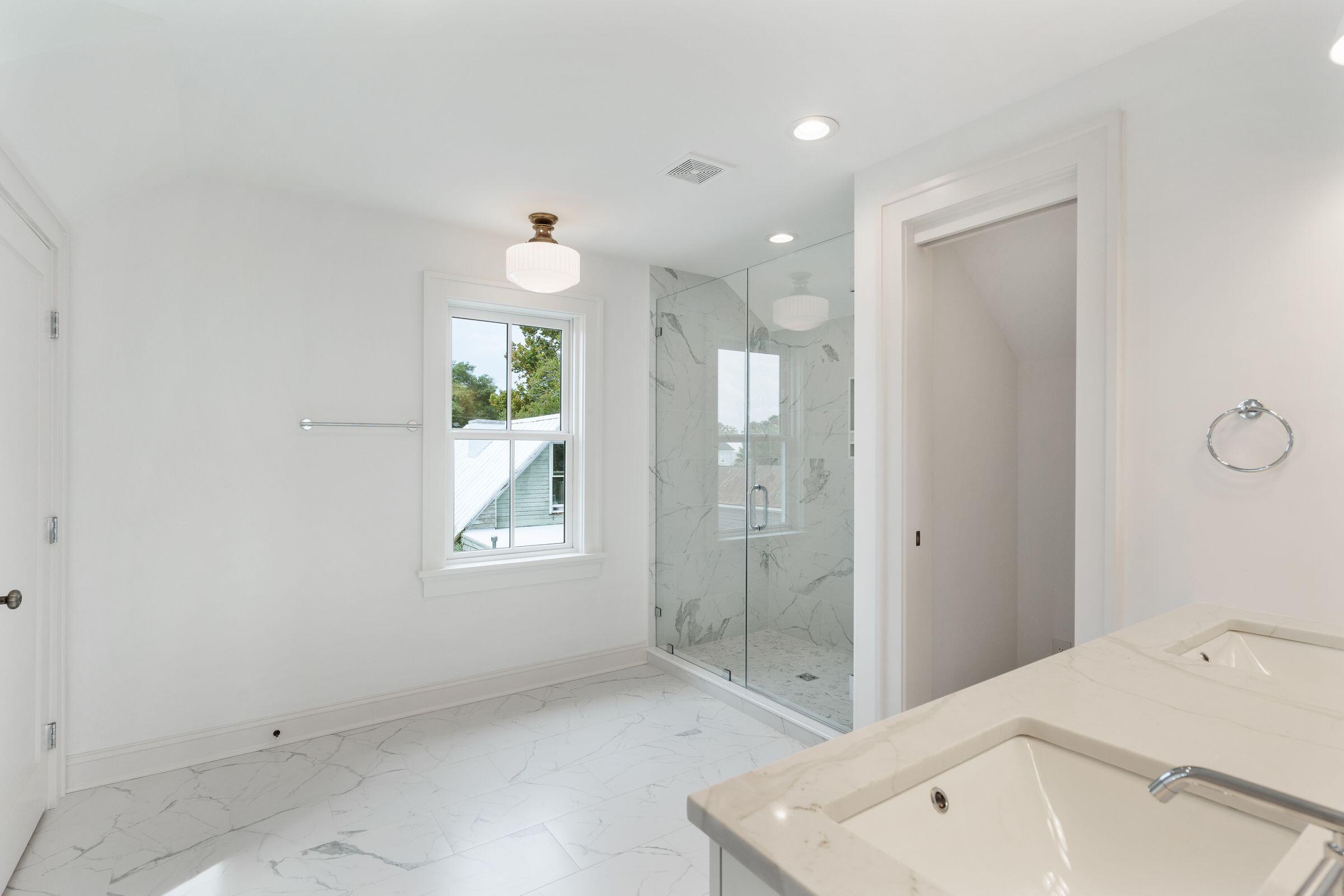 72 Drake Street, Unit B Charleston, SC 29403 - Photo 33 of 45 80_72DrakeStUnitB-KeenEyeMarketing-080