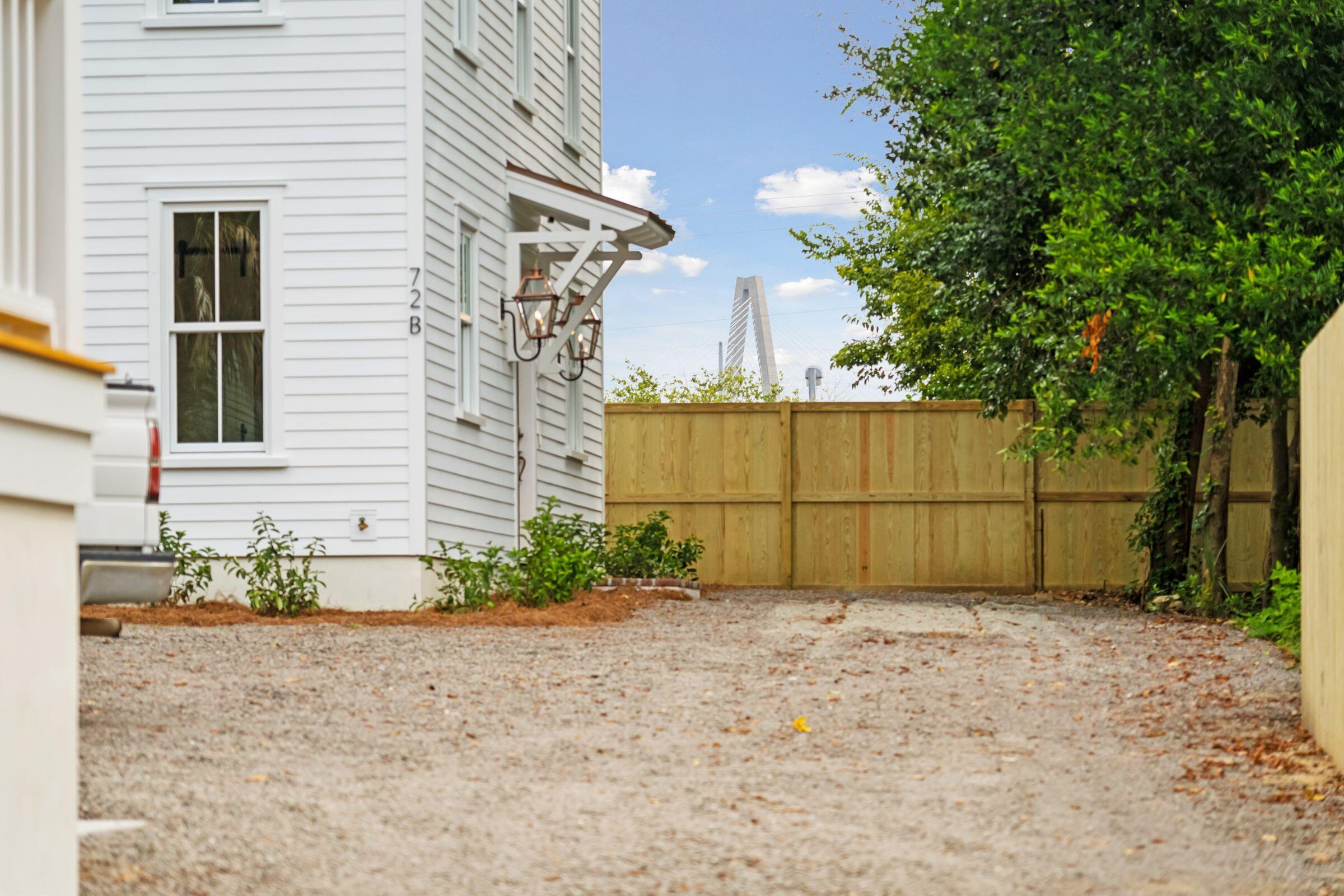 72 Drake Street, Unit B Charleston, SC 29403 - Photo 4 of 45 49_72DrakeStUnitB-KeenEyeMarketing-049